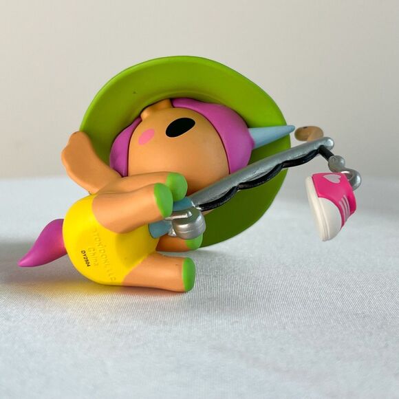 Tokidoki Gone Fishin' Fun in the Sun Unicorno Fishing Rod Unicorn Beach Figure - Picture 8 of 10